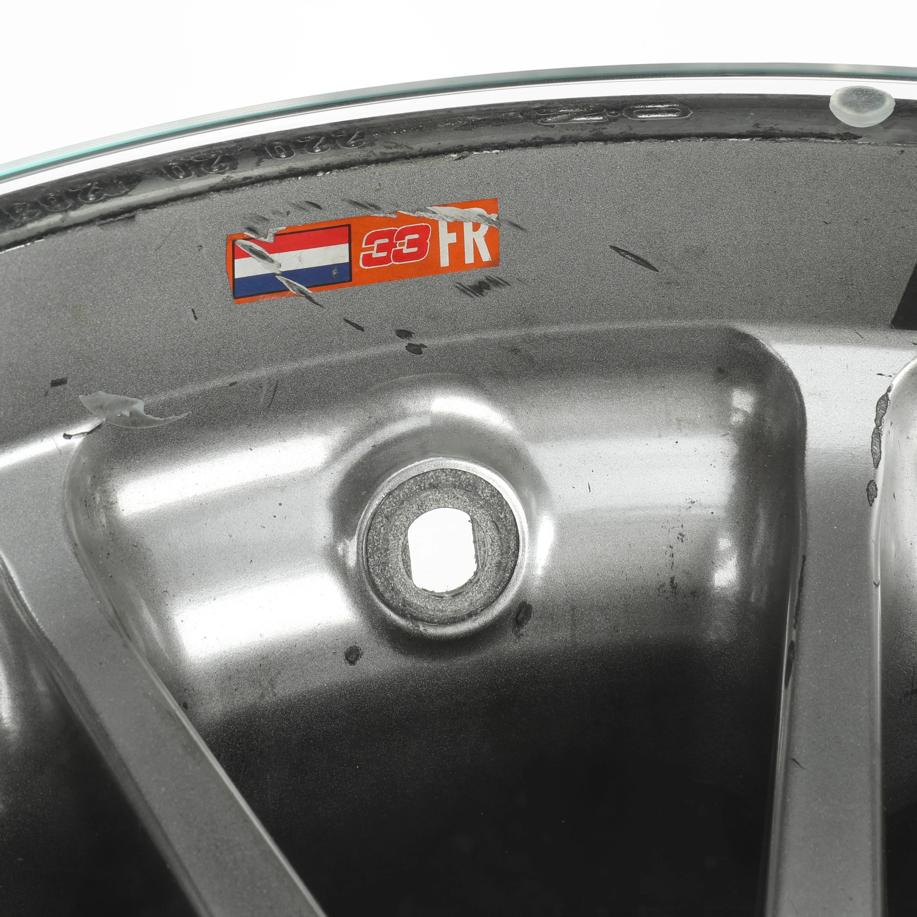 Max Verstappen 2020 Oracle Red Bull Racing Front Wheel Rim Table - Image 3