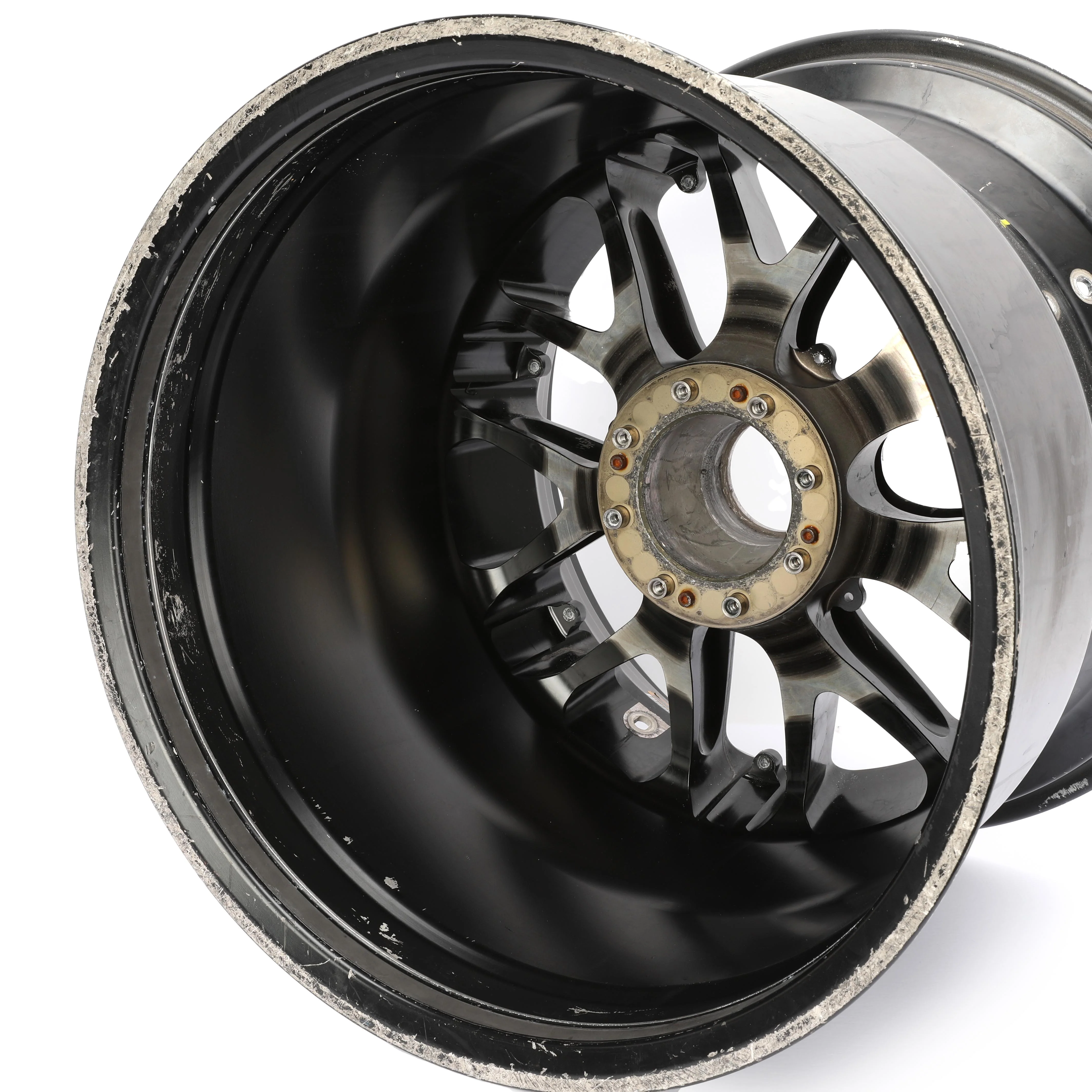 Mercedes AMG Petronas F1 Team 2022 Rear Wheel Rim Table - Image 4