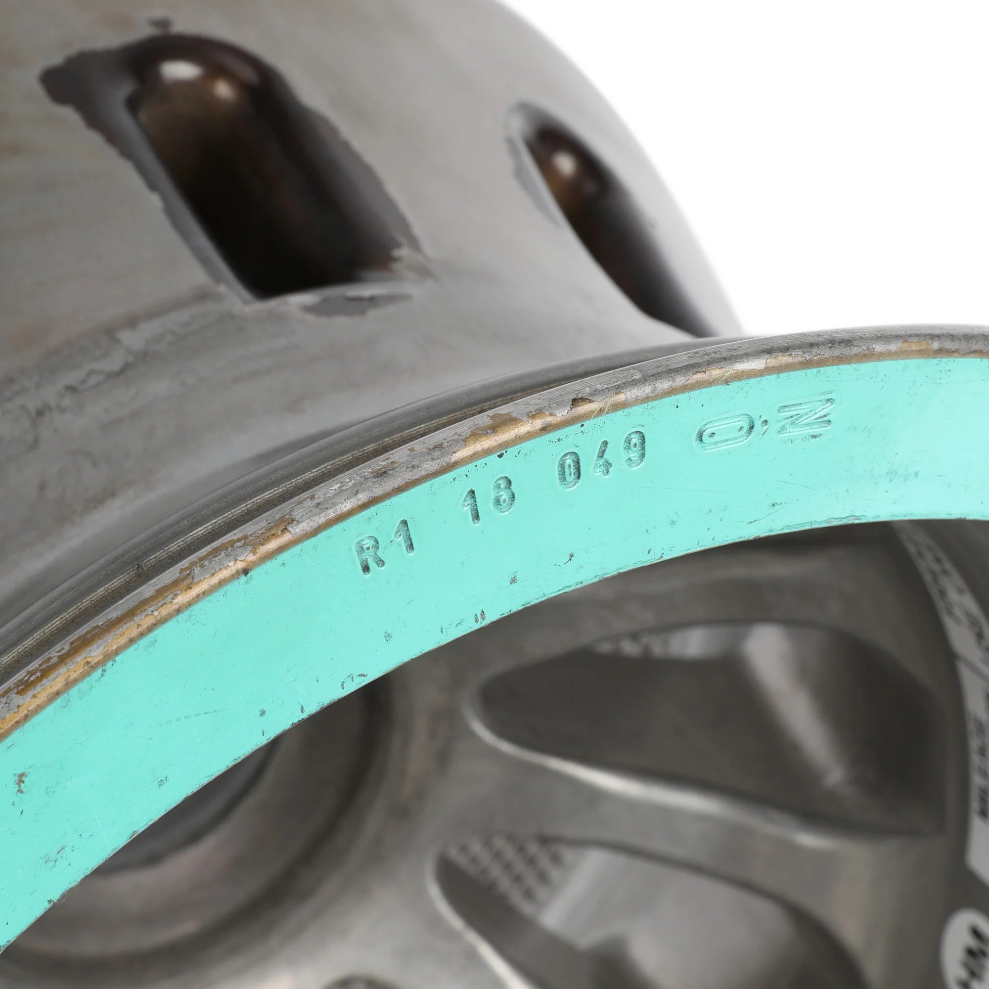 Mercedes-AMG PETRONAS F1® Team 2018 Season Used Rear Wheel Rim Table - Image 7
