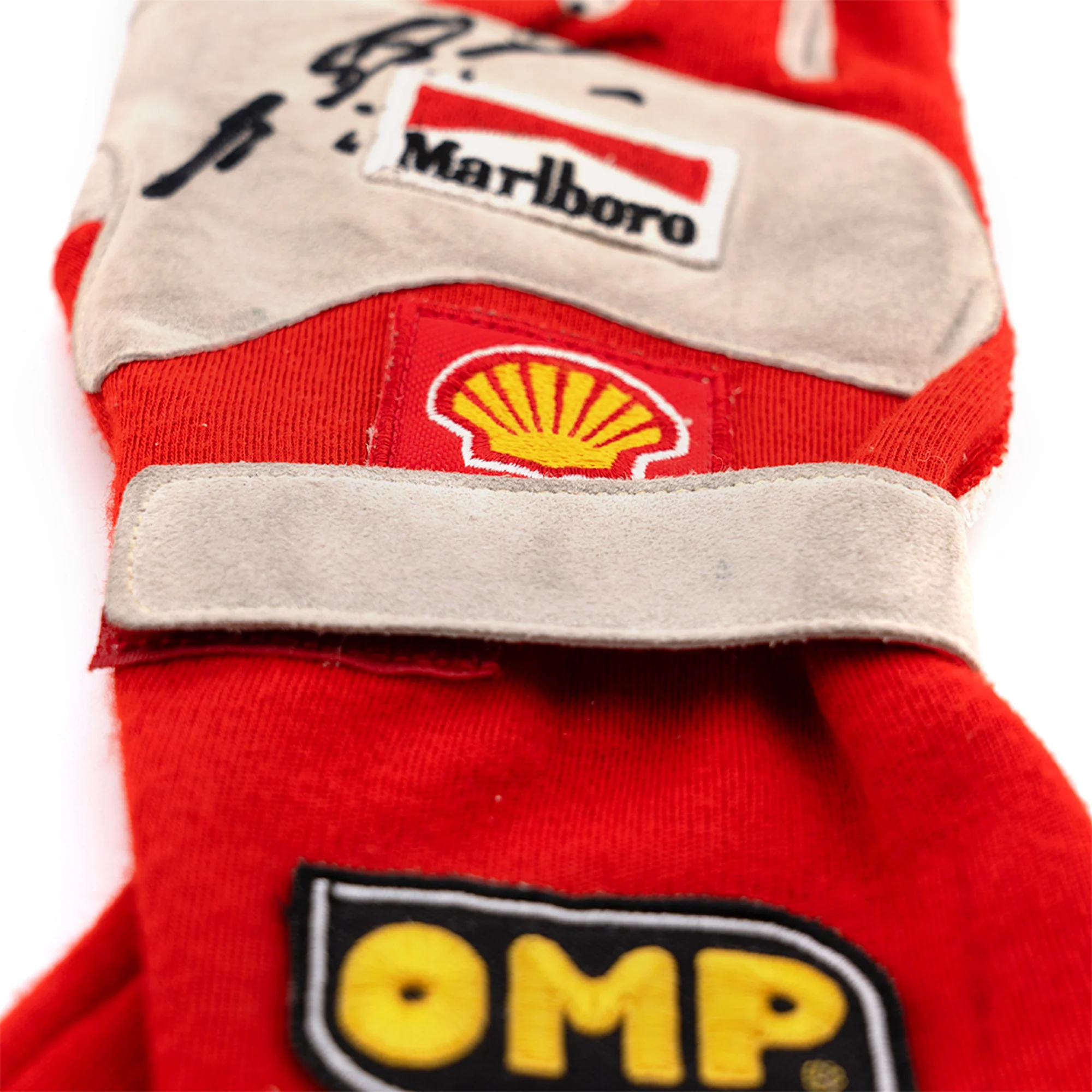 Miami Auction LOT 038- Michael Schumacher 2000 Ferrari Gloves - Used Signed - Image 6