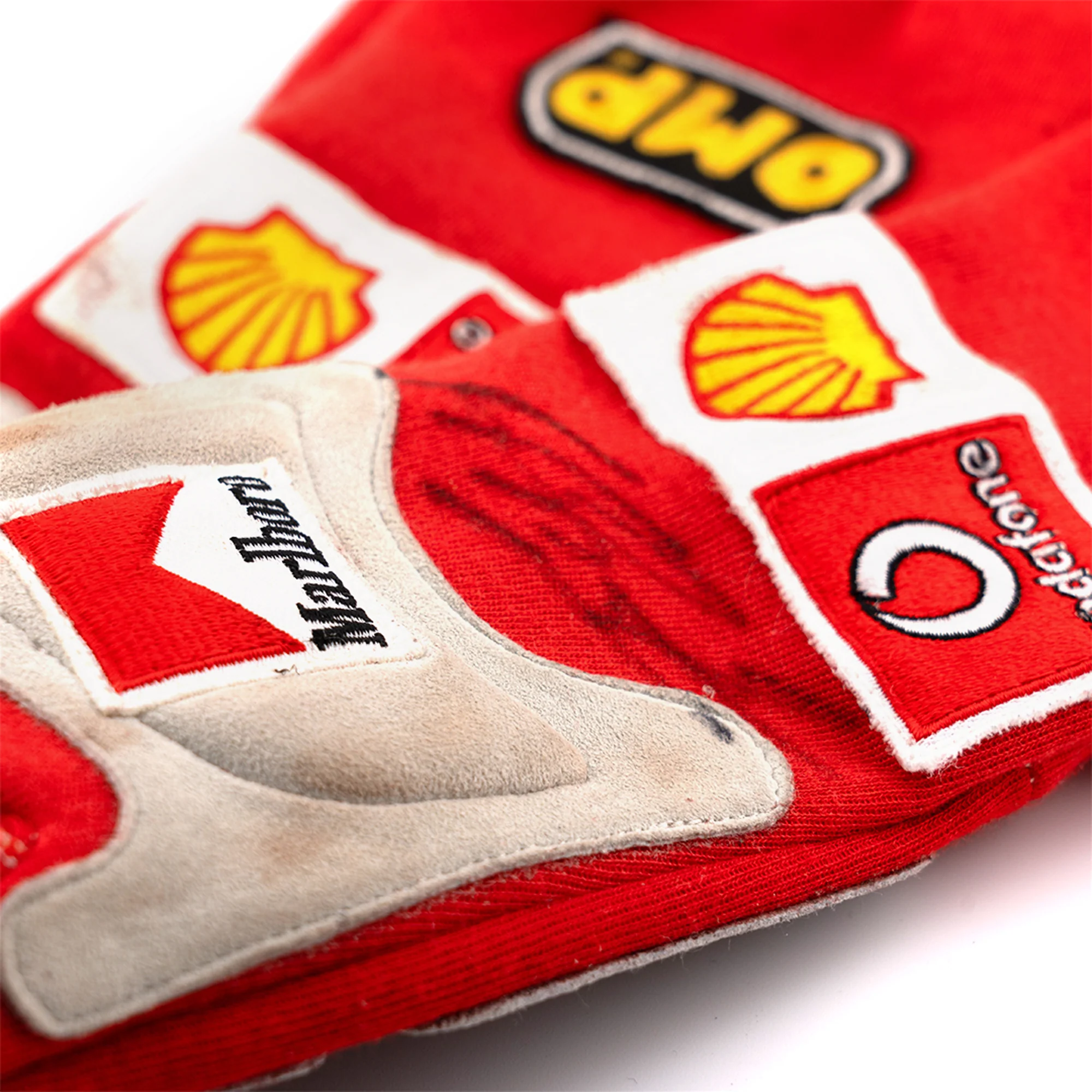 Miami Auction LOT 007- Michael Schumacher 2005 Ferrari Gloves - Used Signed - Image 4