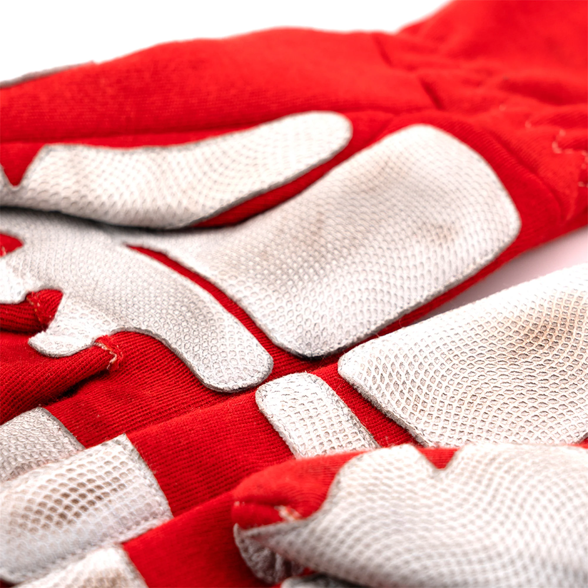 Miami Auction LOT 007- Michael Schumacher 2005 Ferrari Gloves - Used Signed - Image 7