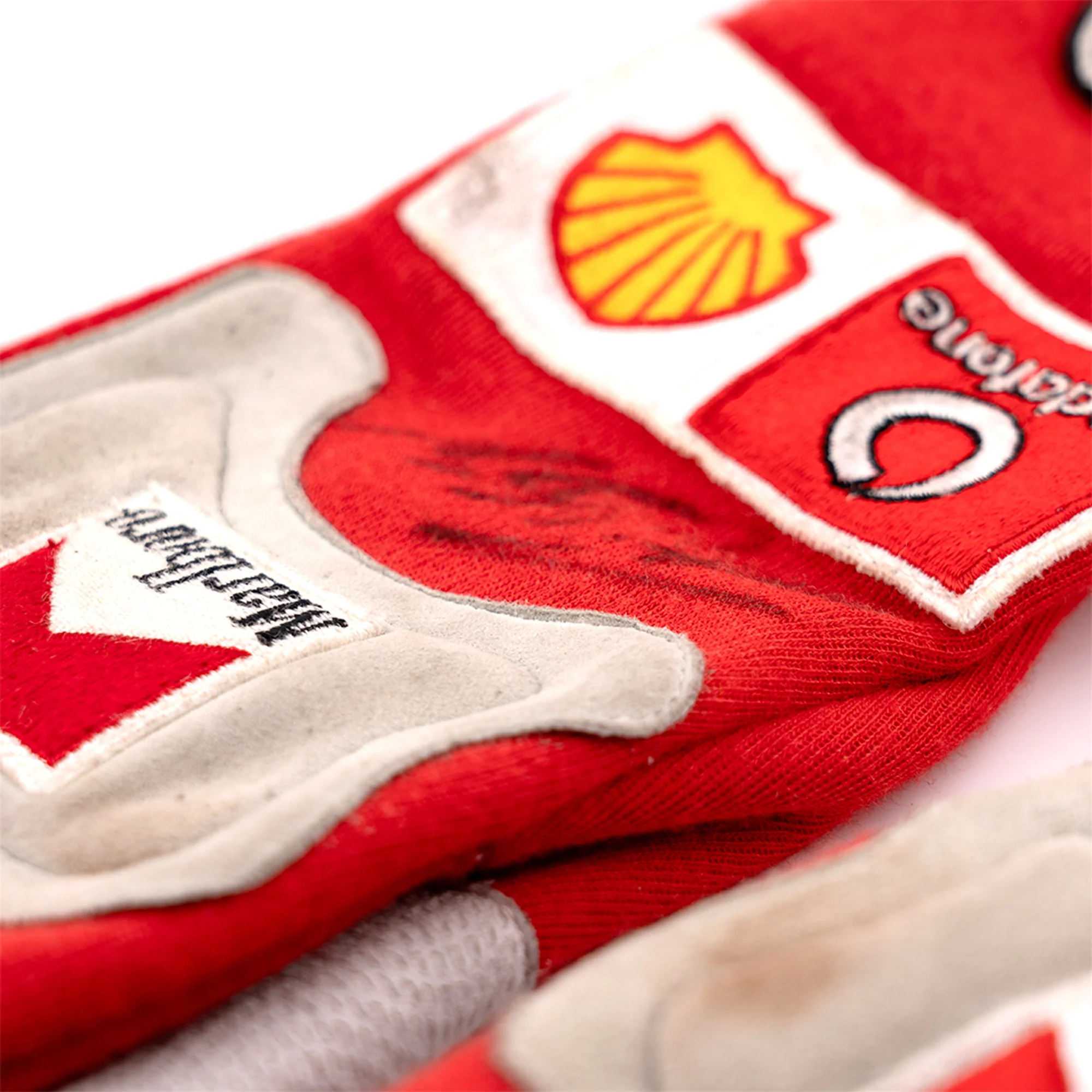 Miami Auction LOT 007- Michael Schumacher 2005 Ferrari Gloves - Used Signed - Image 8