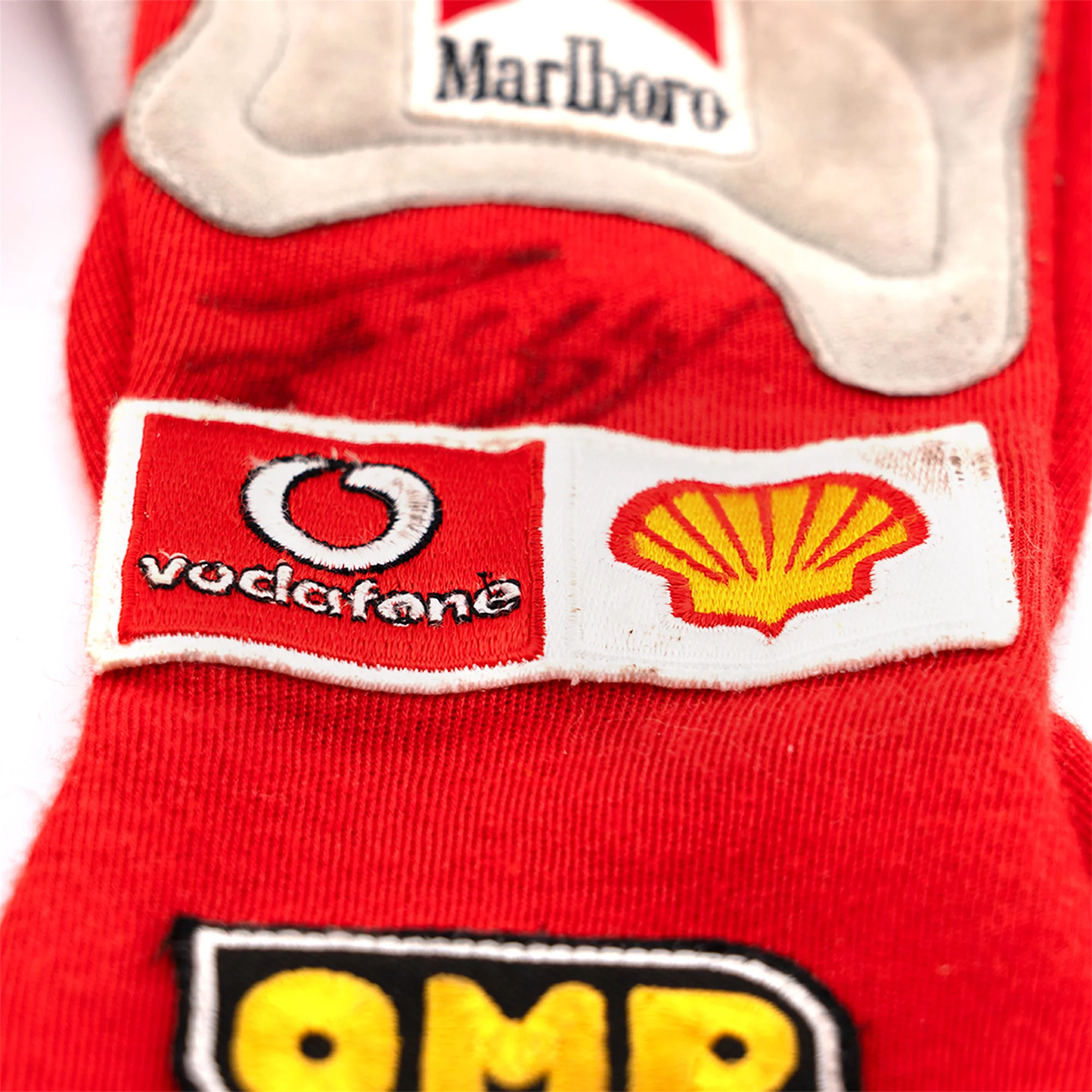 Miami Auction LOT 007- Michael Schumacher 2005 Ferrari Gloves - Used Signed - Image 9