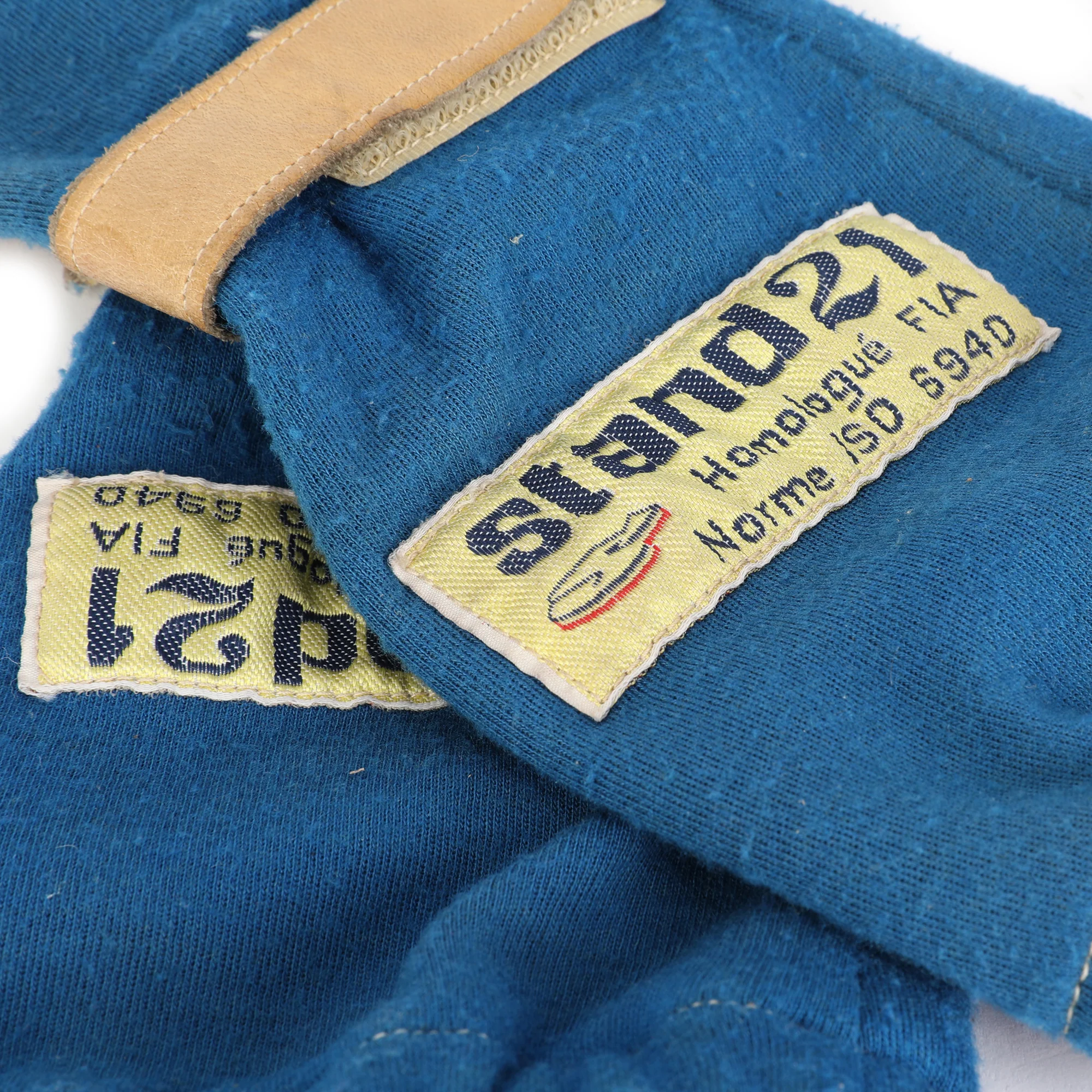 Miami Auction LOT 047 - Alain Prost 1993 Williams Gloves - Used - Image 3