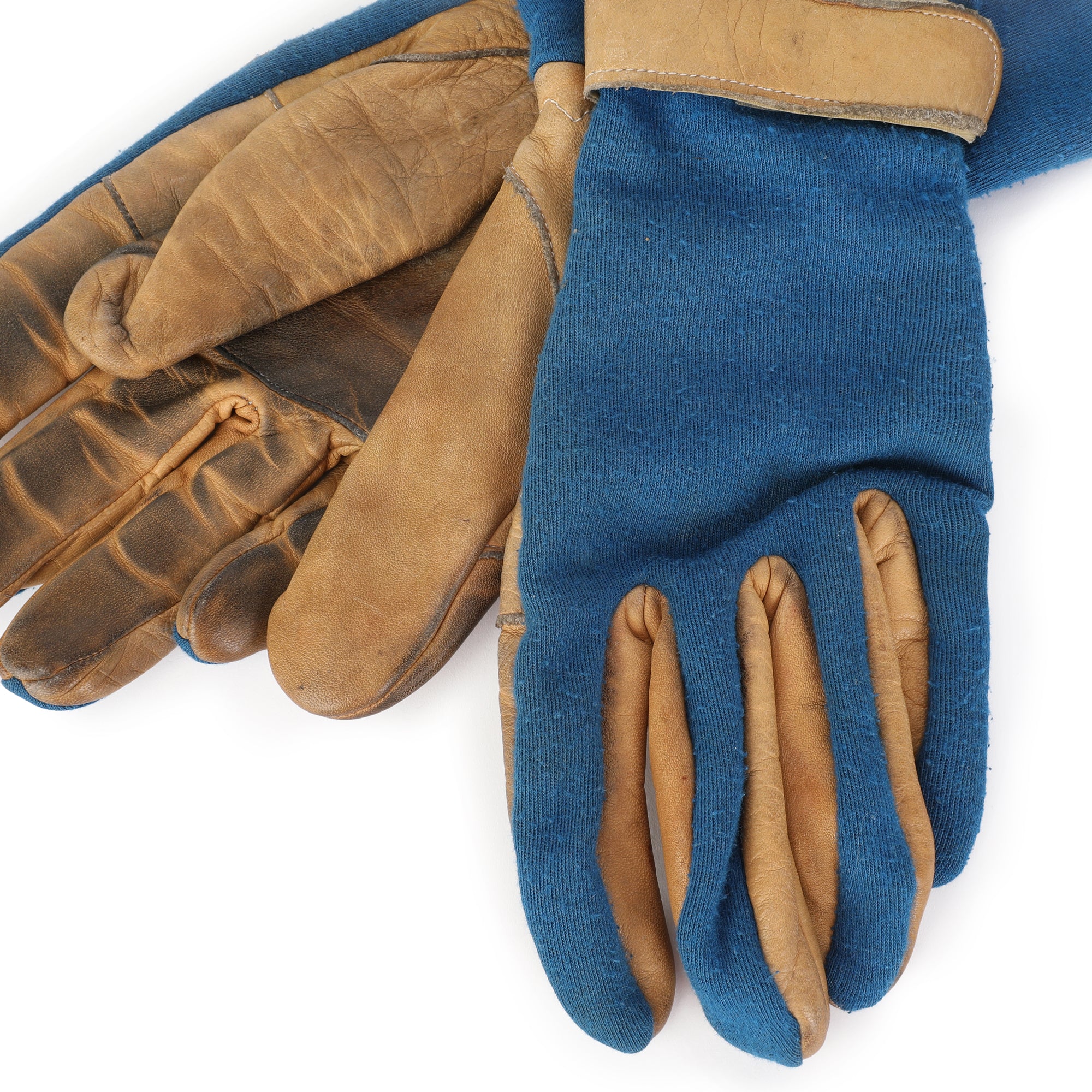 Miami Auction LOT 047 - Alain Prost 1993 Williams Gloves - Used - Image 5