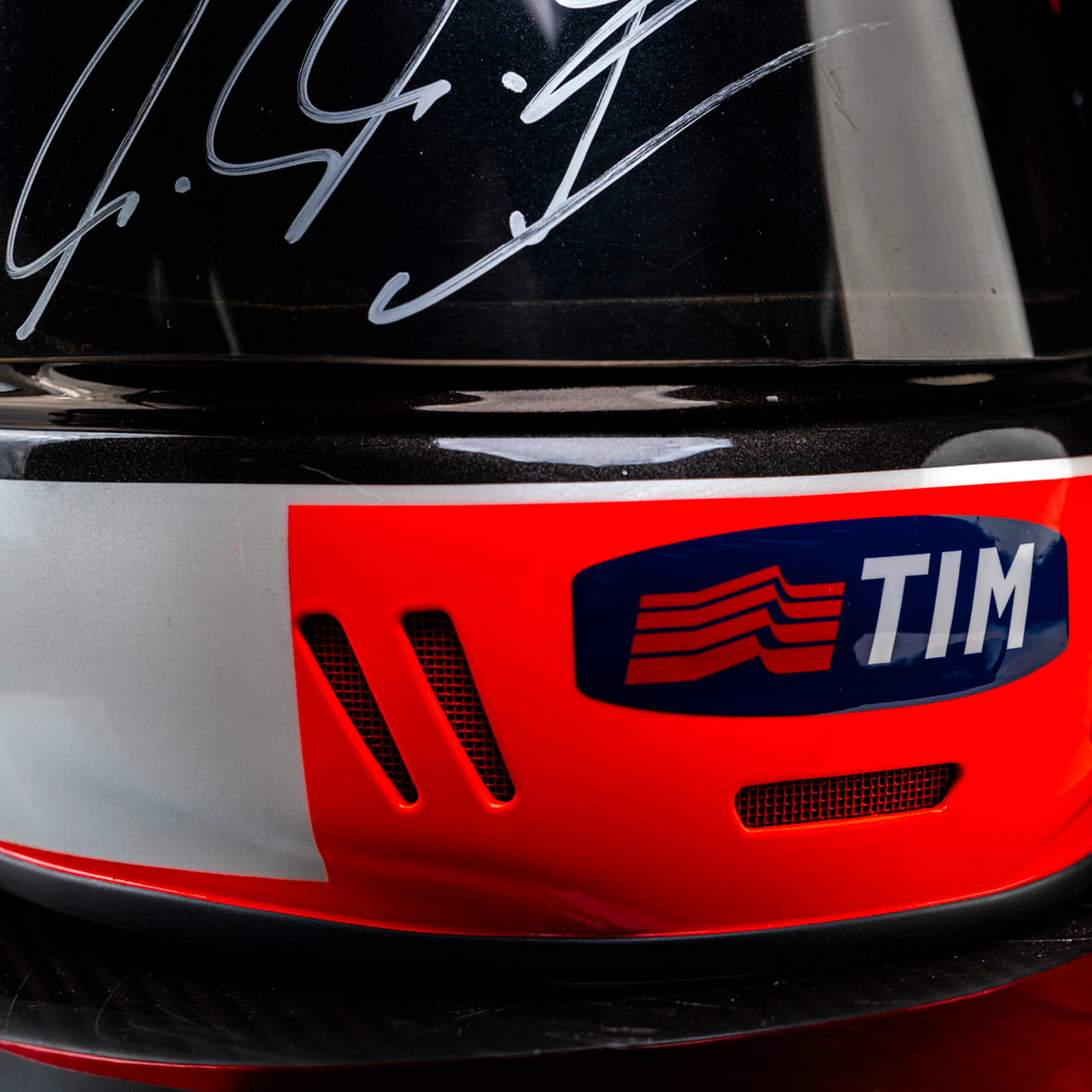 Miami Auction LOT 011 - Michael Schumacher 2000 Ferrari Helmet - Replica Signed 1 Of 30 - Image 12