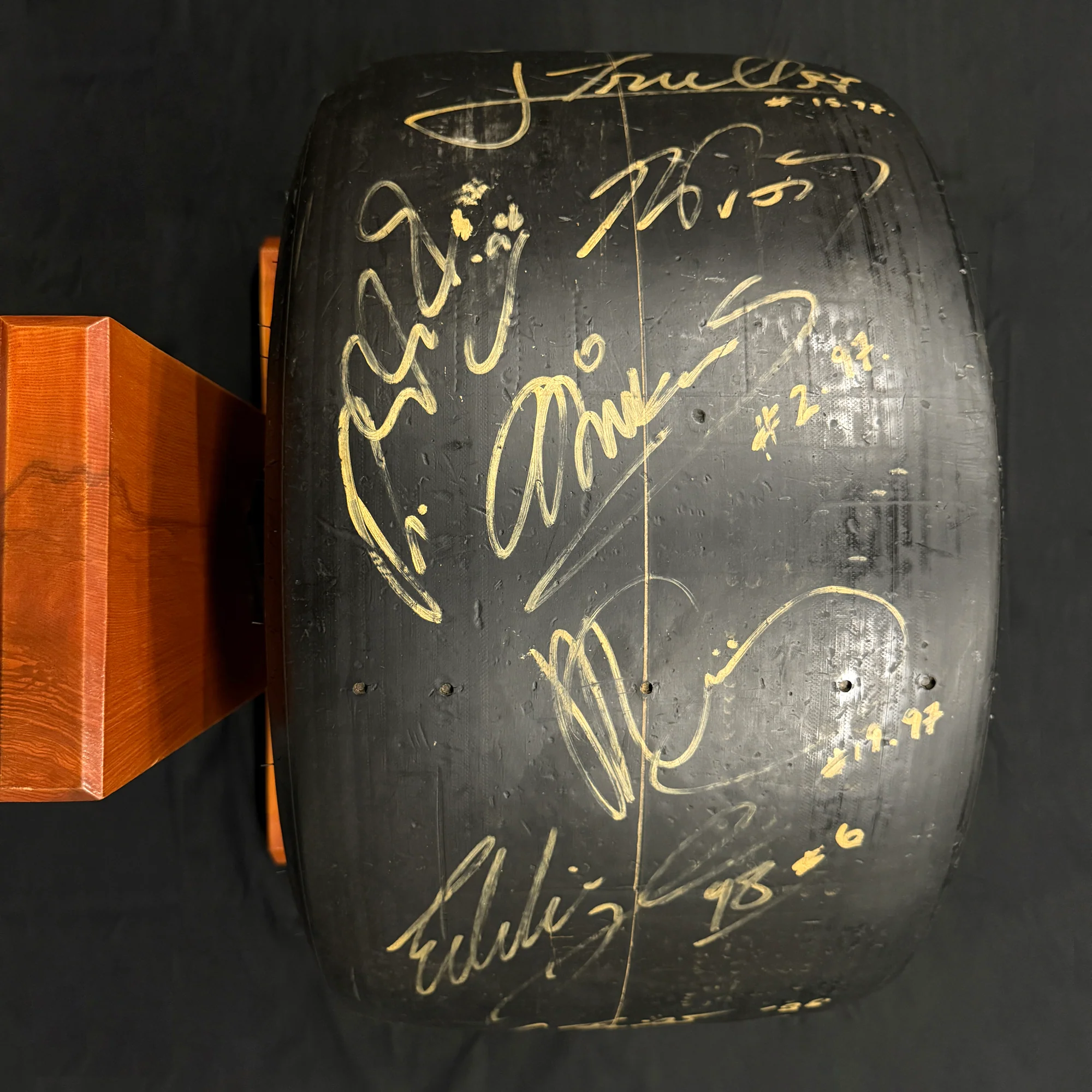 Miami Auction LOT 018 - 20 Driver Signature Goodyear Tyre – Williams FW19 Championship Edition - Image 4