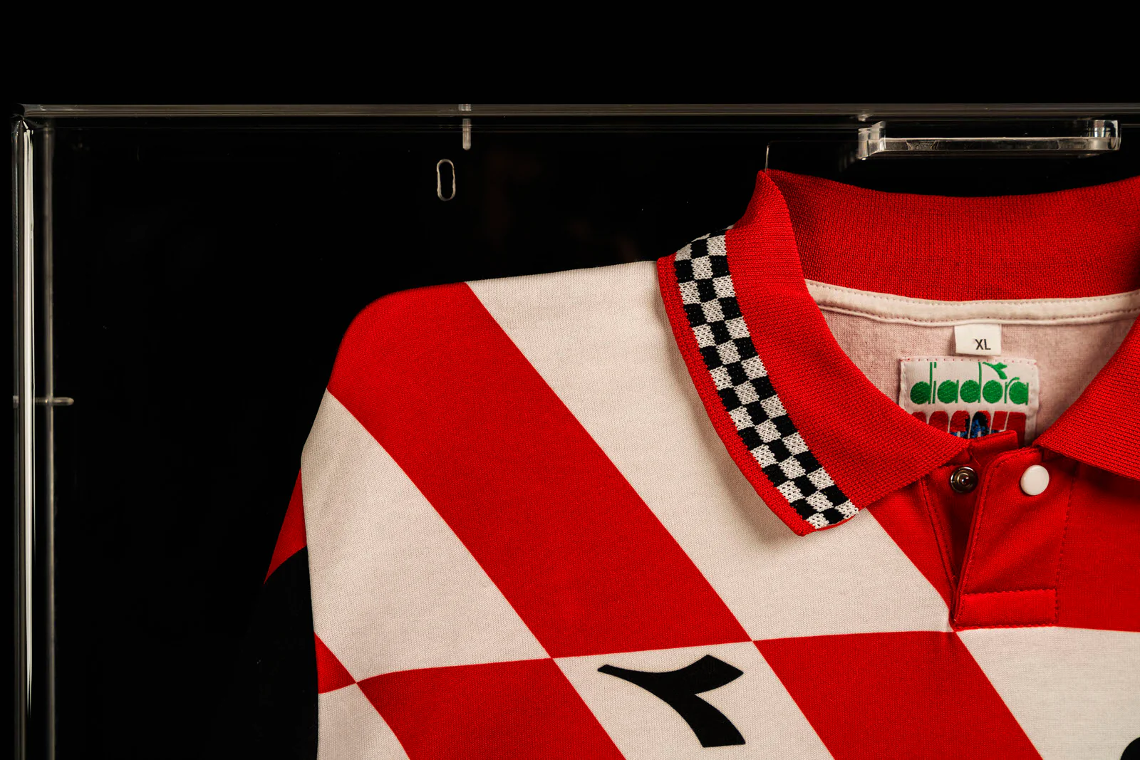 Miami Auction LOT 037 - 1992 Nazionale Piloti Shirt - Ayrton Senna Signed Framed - Image 10