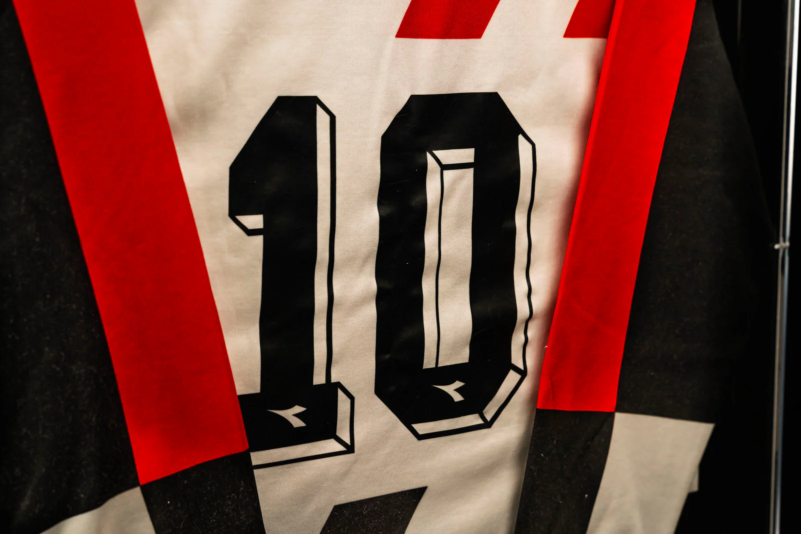 Miami Auction LOT 037 - 1992 Nazionale Piloti Shirt - Ayrton Senna Signed Framed - Image 21