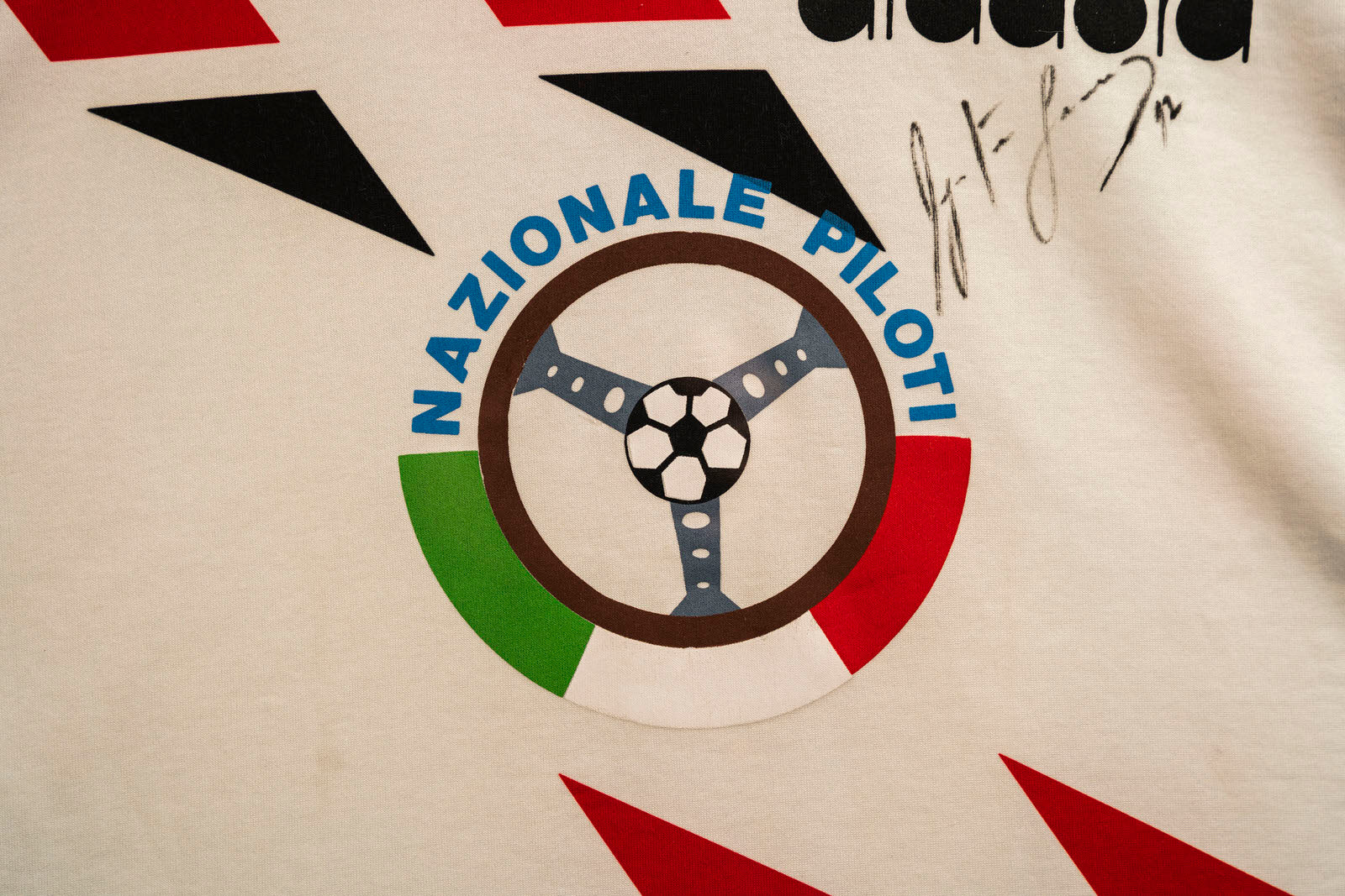 Miami Auction LOT 037 - 1992 Nazionale Piloti Shirt - Ayrton Senna Signed Framed - Image 9