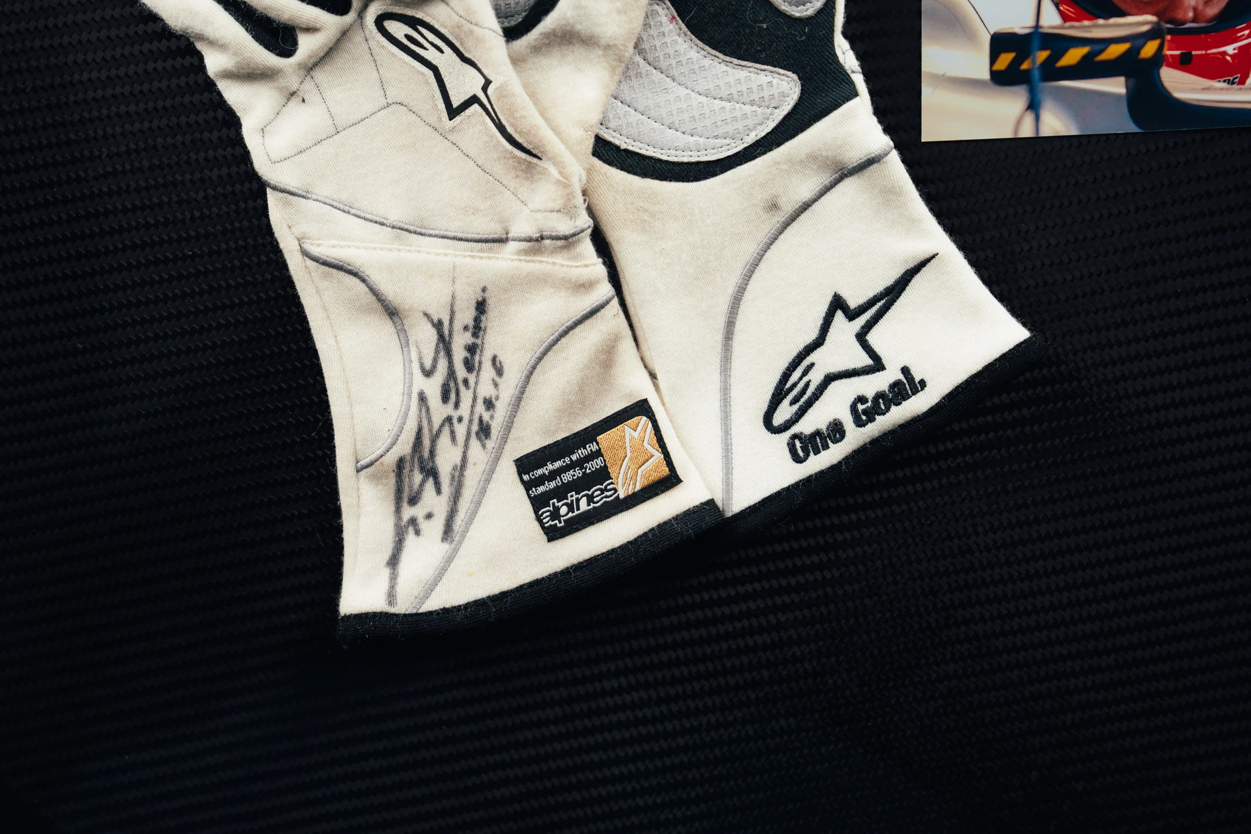 Miami Auction LOT 015- Michael Schumacher 2010 Mercedes Gloves – Chinese GP Used Signed - Image 13