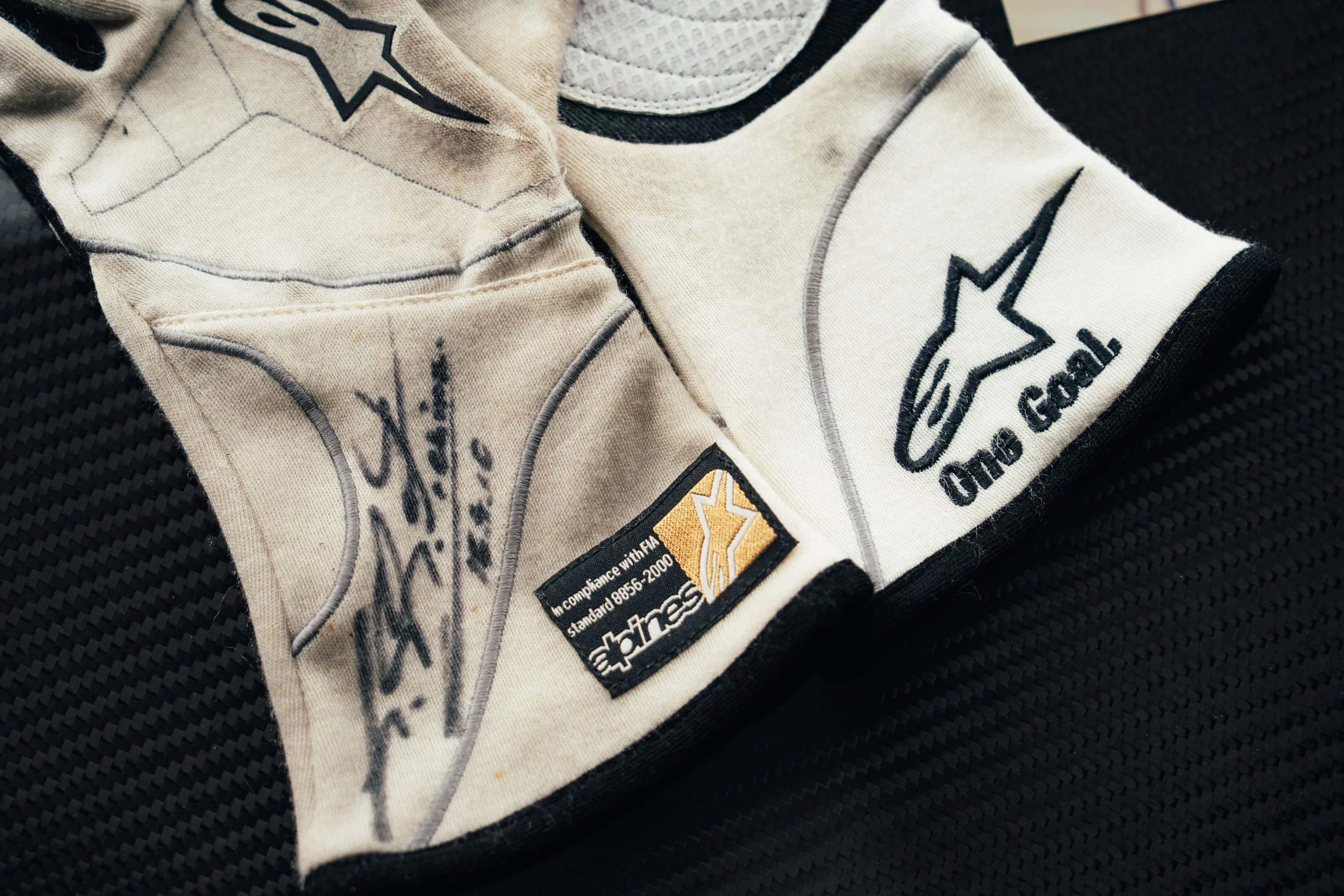 Miami Auction LOT 015- Michael Schumacher 2010 Mercedes Gloves – Chinese GP Used Signed - Image 14