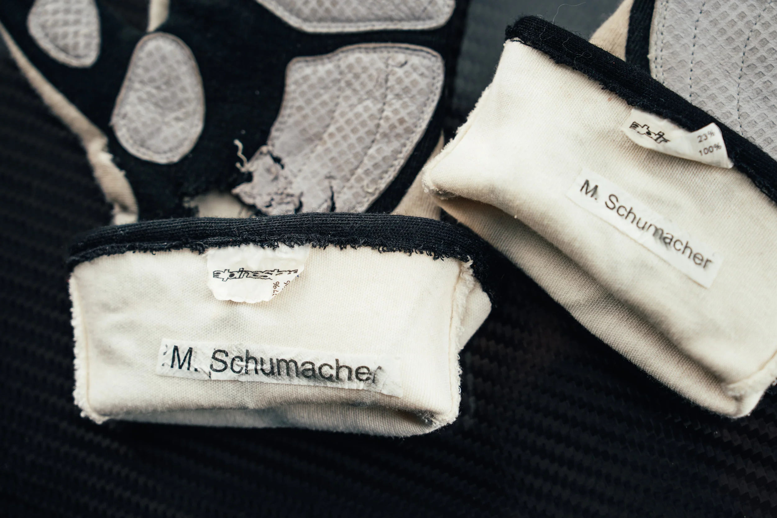 Miami Auction LOT 015- Michael Schumacher 2010 Mercedes Gloves – Chinese GP Used Signed - Image 16