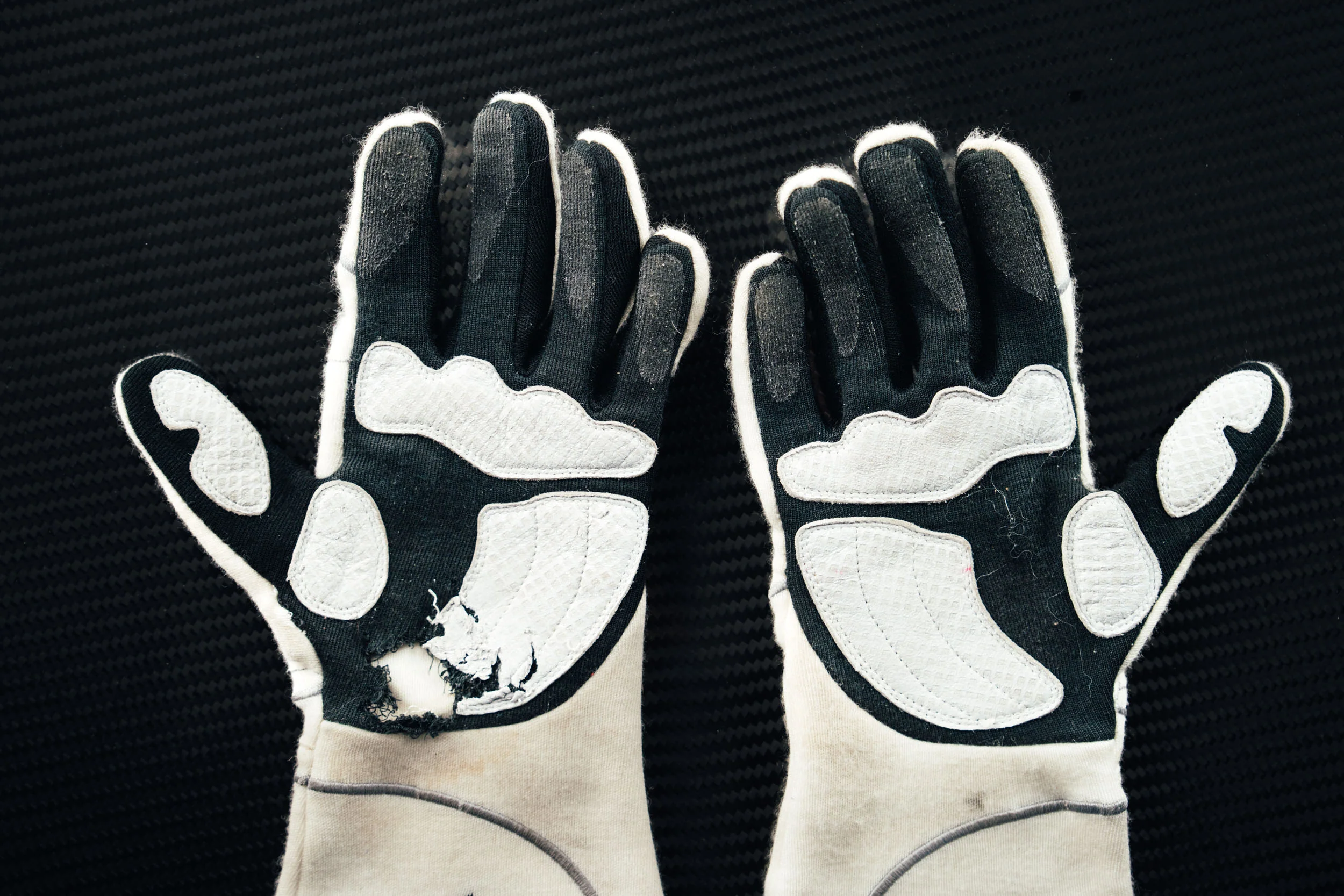 Miami Auction LOT 015- Michael Schumacher 2010 Mercedes Gloves – Chinese GP Used Signed - Image 19