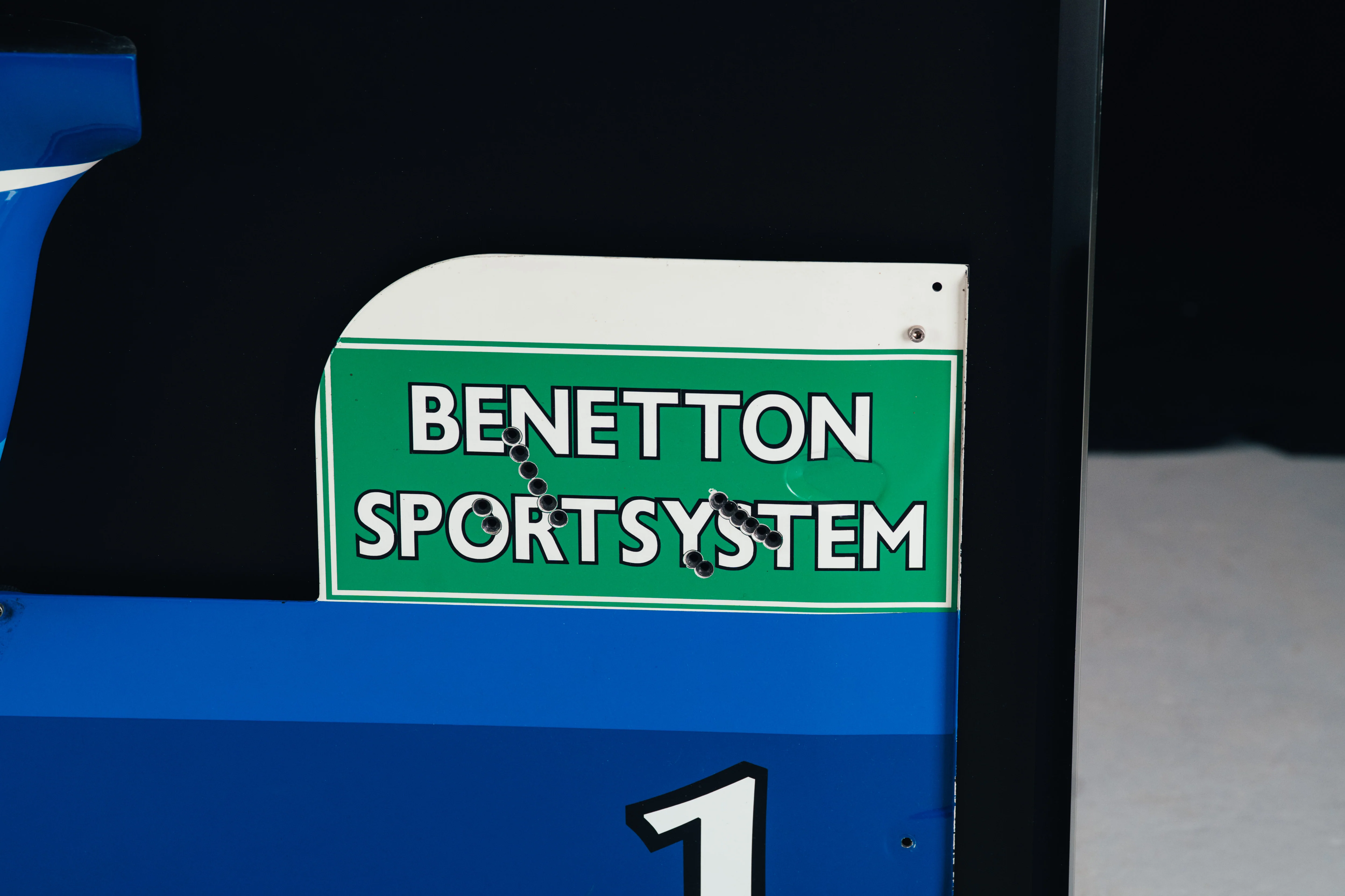 Miami Auction LOT 016 - Michael Schumacher 1995 Benetton B195 Head Rest & Rear Wing Right-Hand Endplate –  Signed Framed - Image 17
