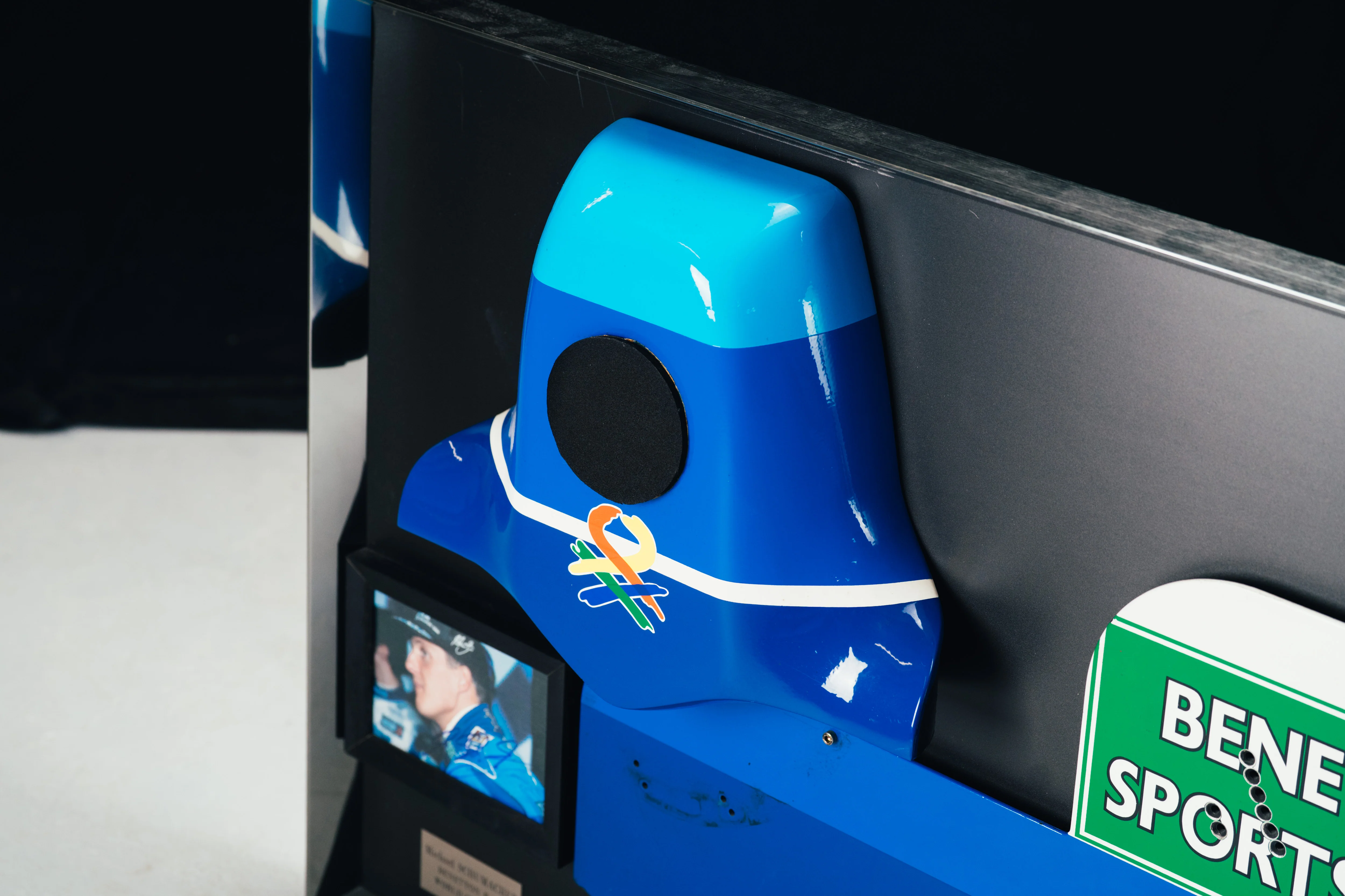 Miami Auction LOT 016 - Michael Schumacher 1995 Benetton B195 Head Rest & Rear Wing Right-Hand Endplate –  Signed Framed - Image 19