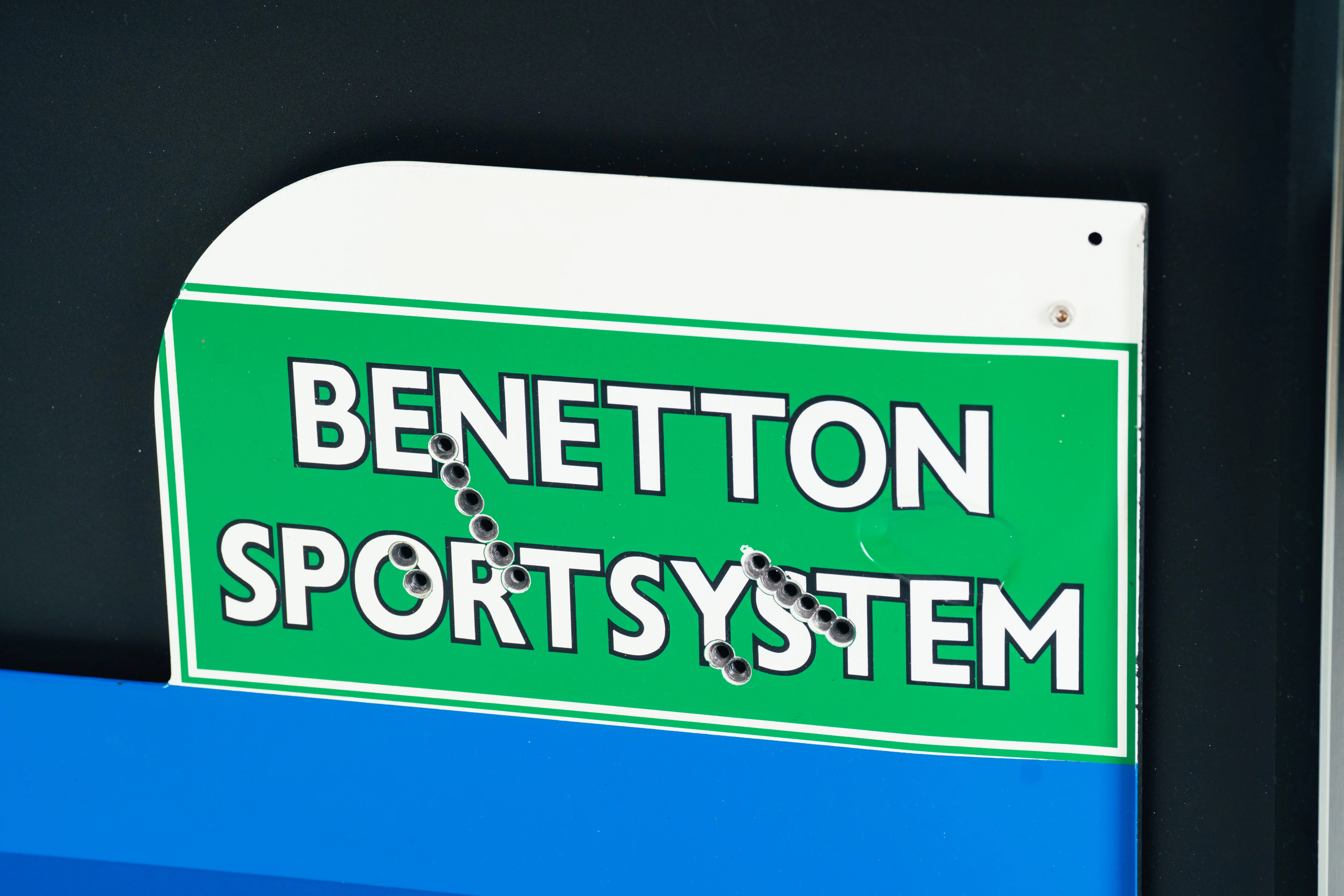 Miami Auction LOT 016 - Michael Schumacher 1995 Benetton B195 Head Rest & Rear Wing Right-Hand Endplate –  Signed Framed - Image 7