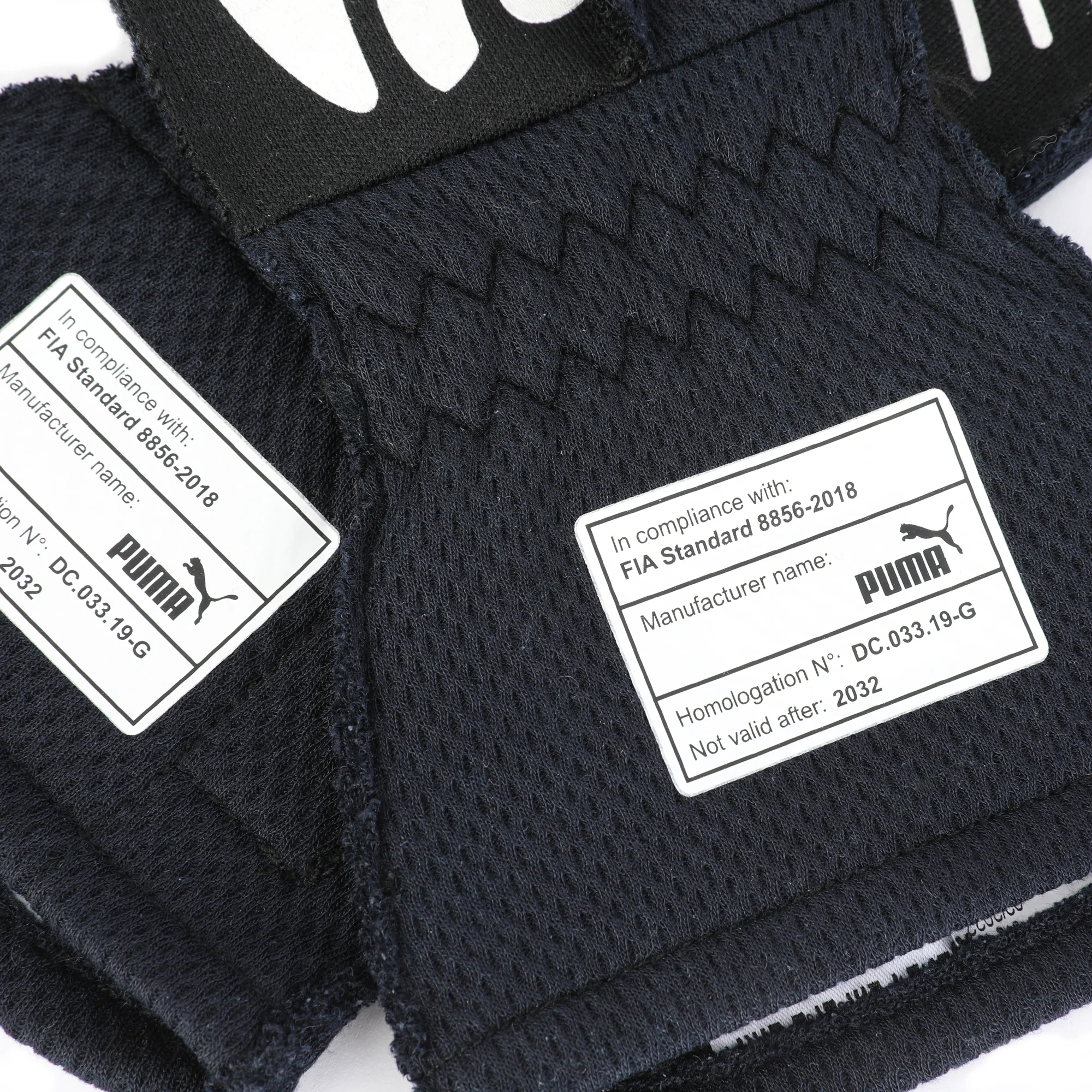 Miami Auction LOT 019 - Max Verstappen 2021 Red Bull Gloves - Signed Replica - Image 5