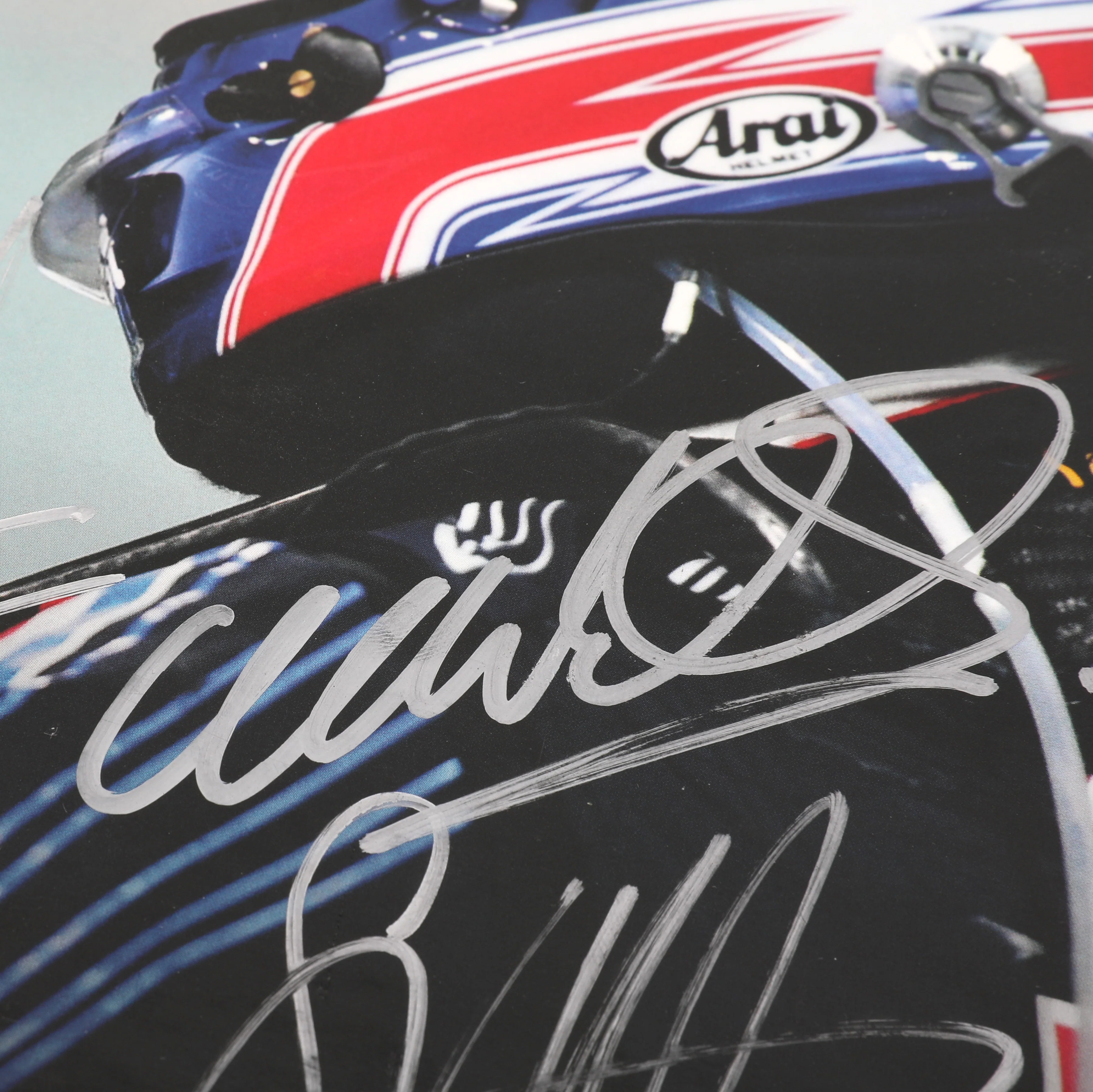 Miami Auction LOT 033 - Autocourse 2009-2010 Book - Vettel, Webber, Newey, Horner and Mateschitz Signed - Image 6